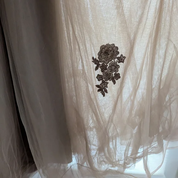 NWT La Femme Short Sleeve Tulle Ball Gown Size 12 Cocoa Lace Rhinestones - Picture 8 of 8